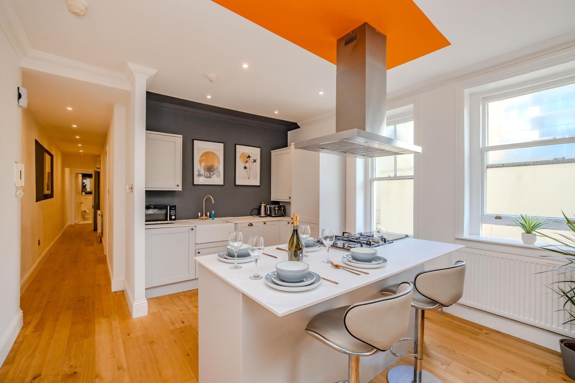 Luxe Coastal Escape L 2-bedroom Flat Free Parking